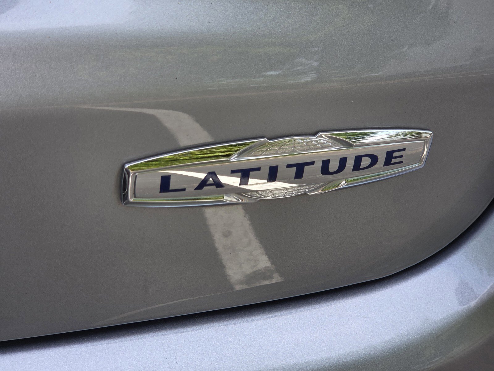 Used 2018 Jeep Compass Latitude w/ Popular Equipment Group FWD image 38