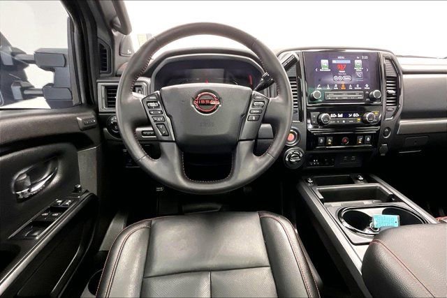 Used 2024 Nissan Titan PRO-4X w/ Pro-4x Convenience Package AWD/4WD image 4