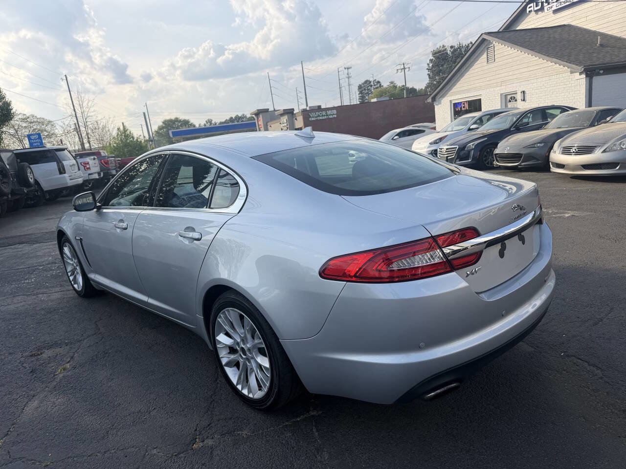 Used 2014 Jaguar XF RWD image 7