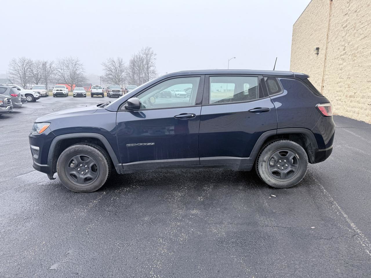 Used 2019 Jeep Compass Sport w/ Tech Group FWD image 2
