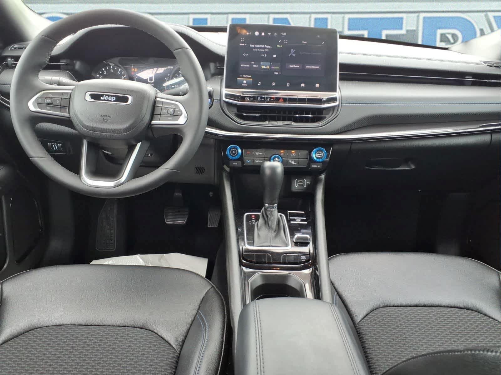 Used 2025 Jeep Compass Latitude w/ Altitude Special Edition AWD/4WD image 13