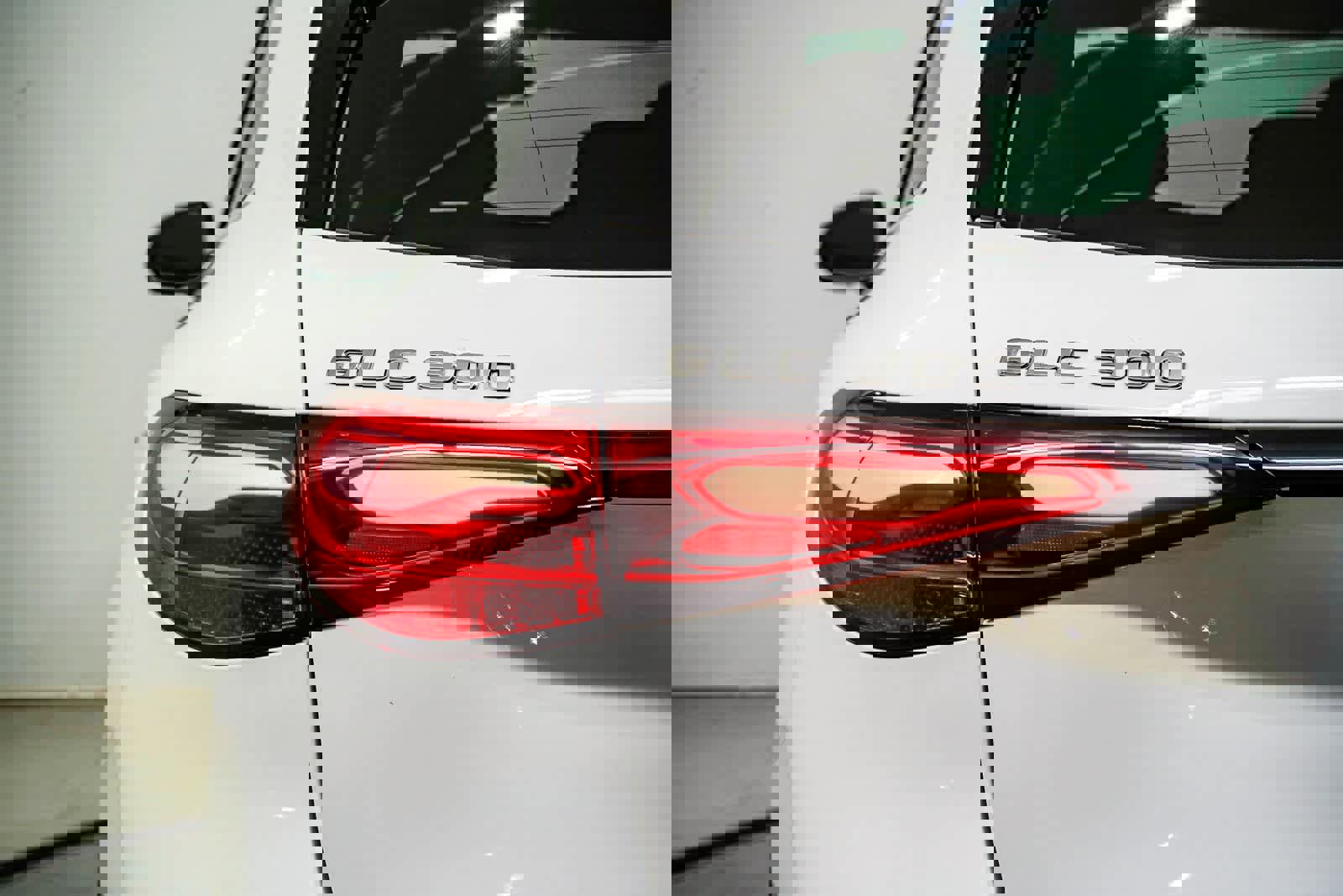 Used 2025 Mercedes-Benz GLC 300 image 9