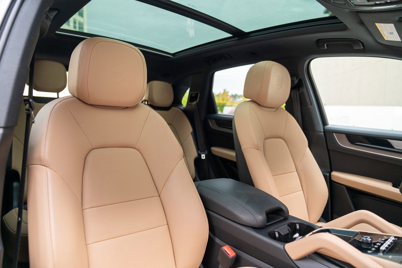 Used 2025 Porsche Cayenne image 26