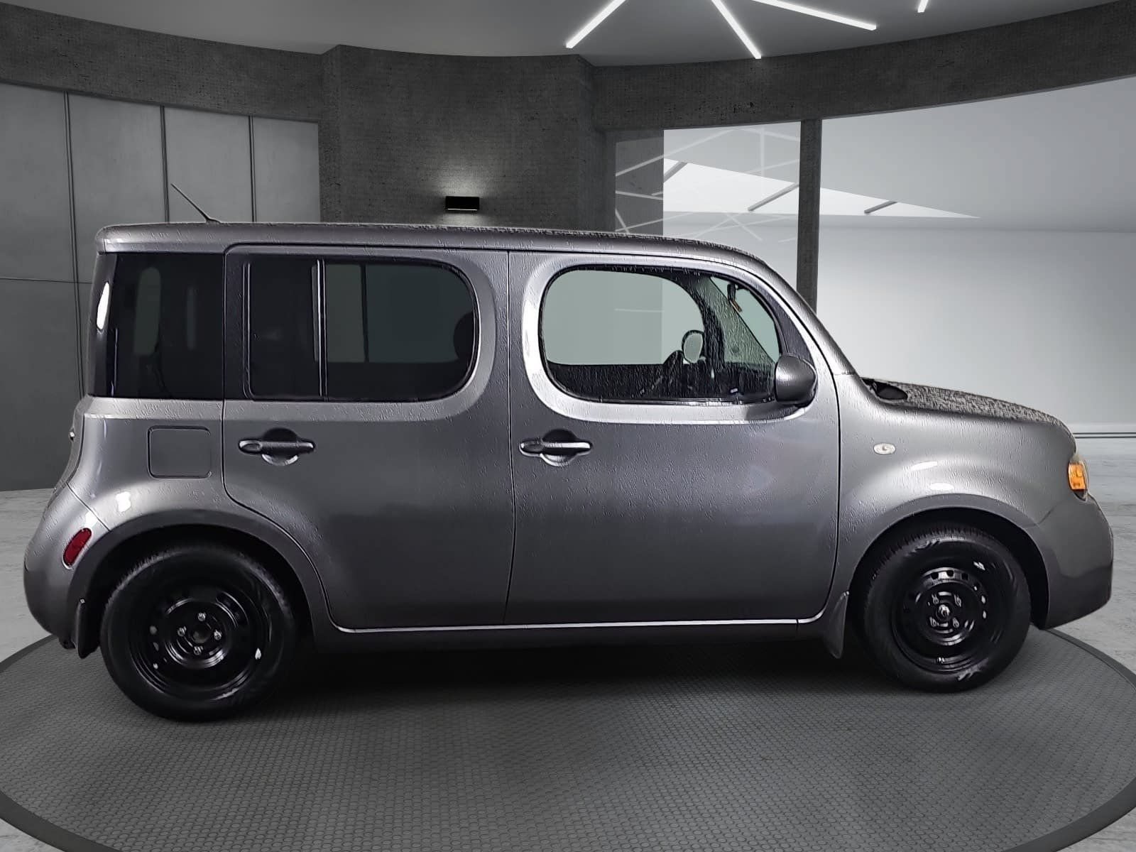 Used 2013 Nissan Cube FWD image 4