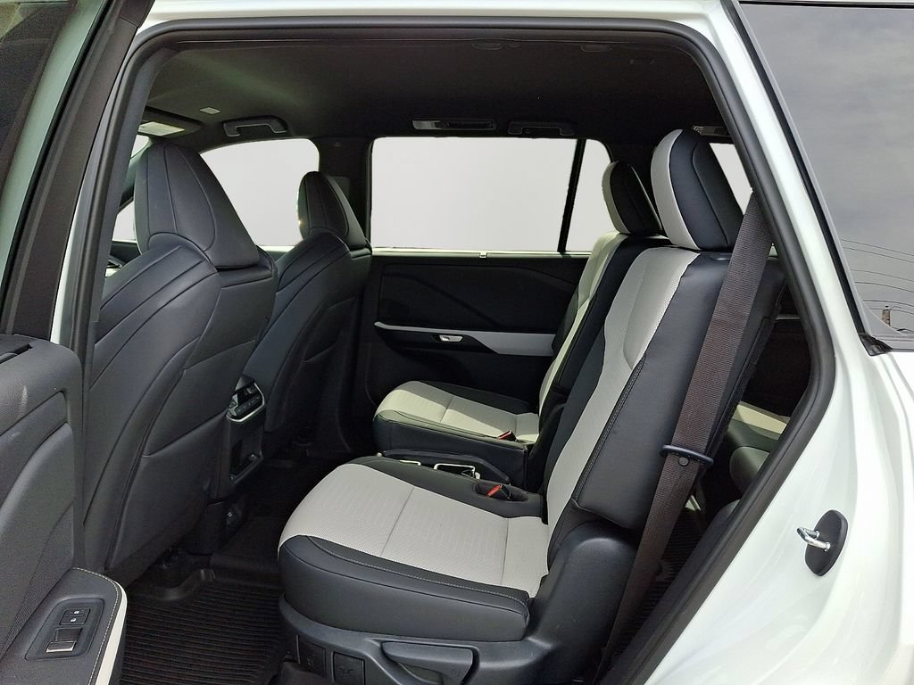 Used 2026 Lexus TX 500h AWD w/ Technology Package image 8