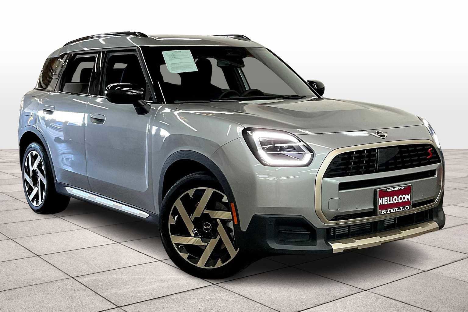Used 2025 MINI Cooper Countryman S image 2