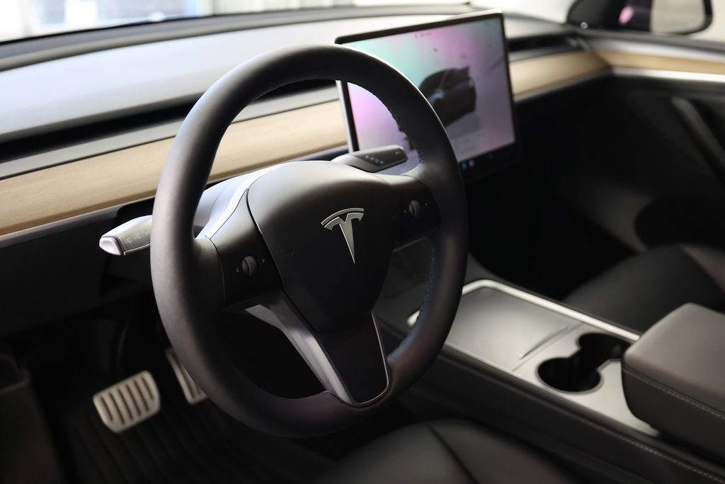 Used 2023 Tesla Model Y Performance AWD/4WD image 17