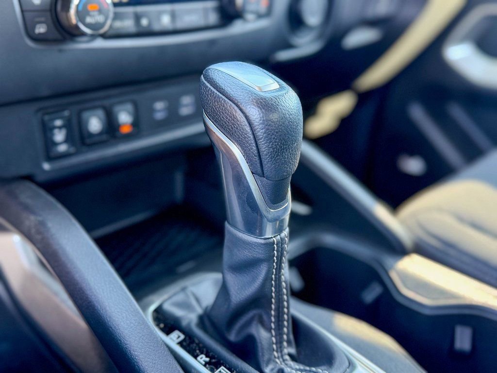 Used 2024 Nissan Frontier SV w/ SV Convenience Package image 31