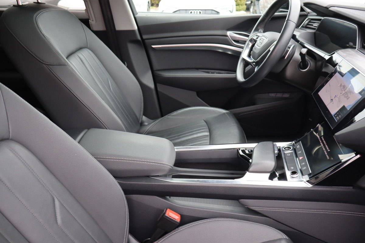 Used 2021 Audi e-tron Premium image 16