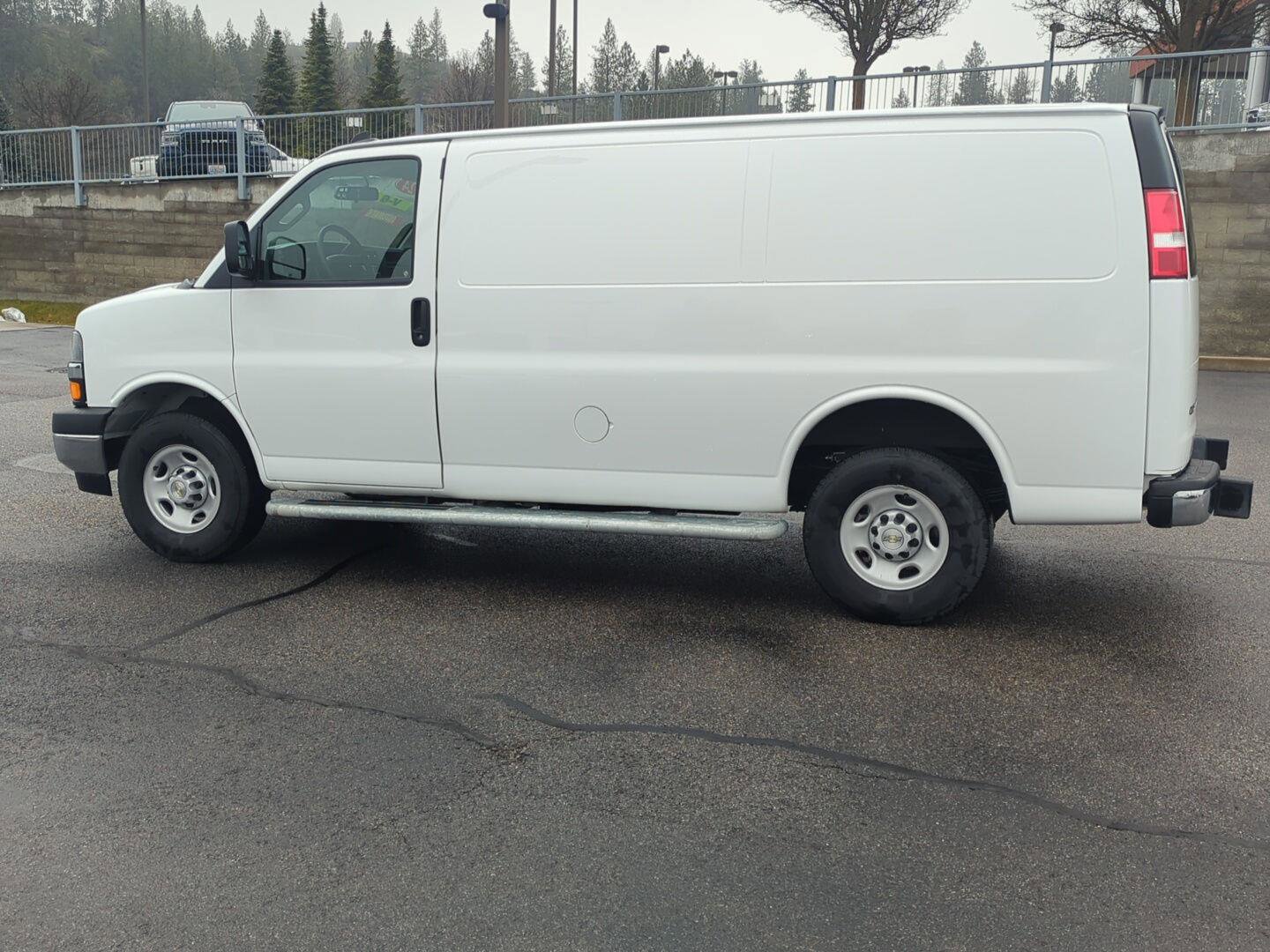 Used 2024 Chevrolet Express 2500 w/ Driver Convenience Package image 4