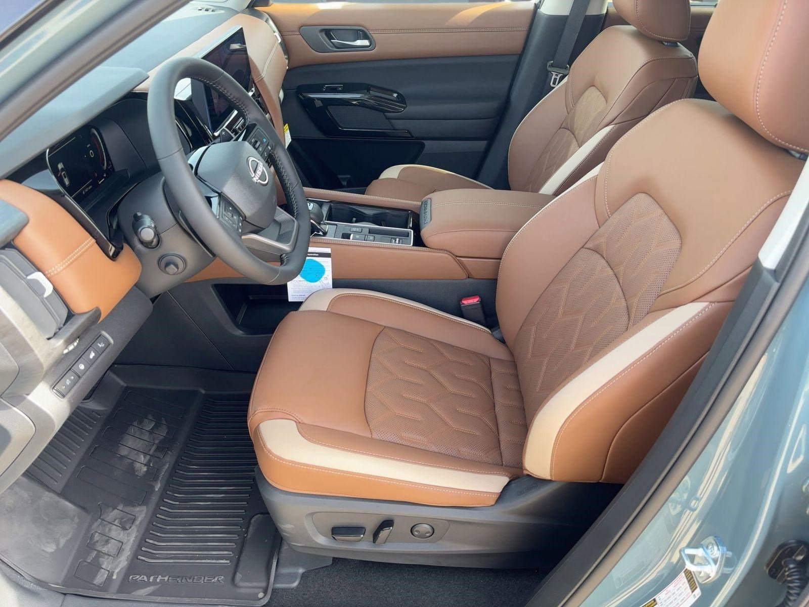 New 2026 Nissan Pathfinder Platinum image 5