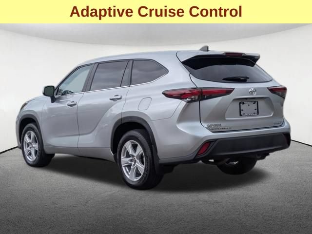 Certified 2024 Toyota Highlander LE AWD/4WD image 9