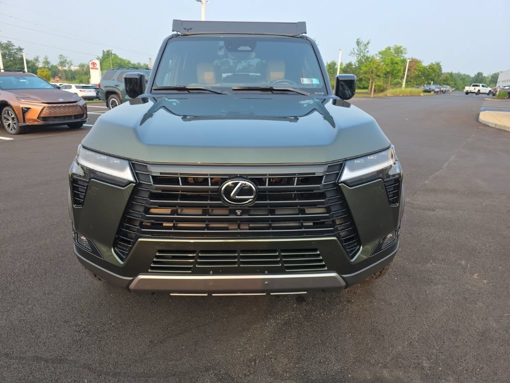 Used 2024 Lexus GX 550 AWD/4WD image 2