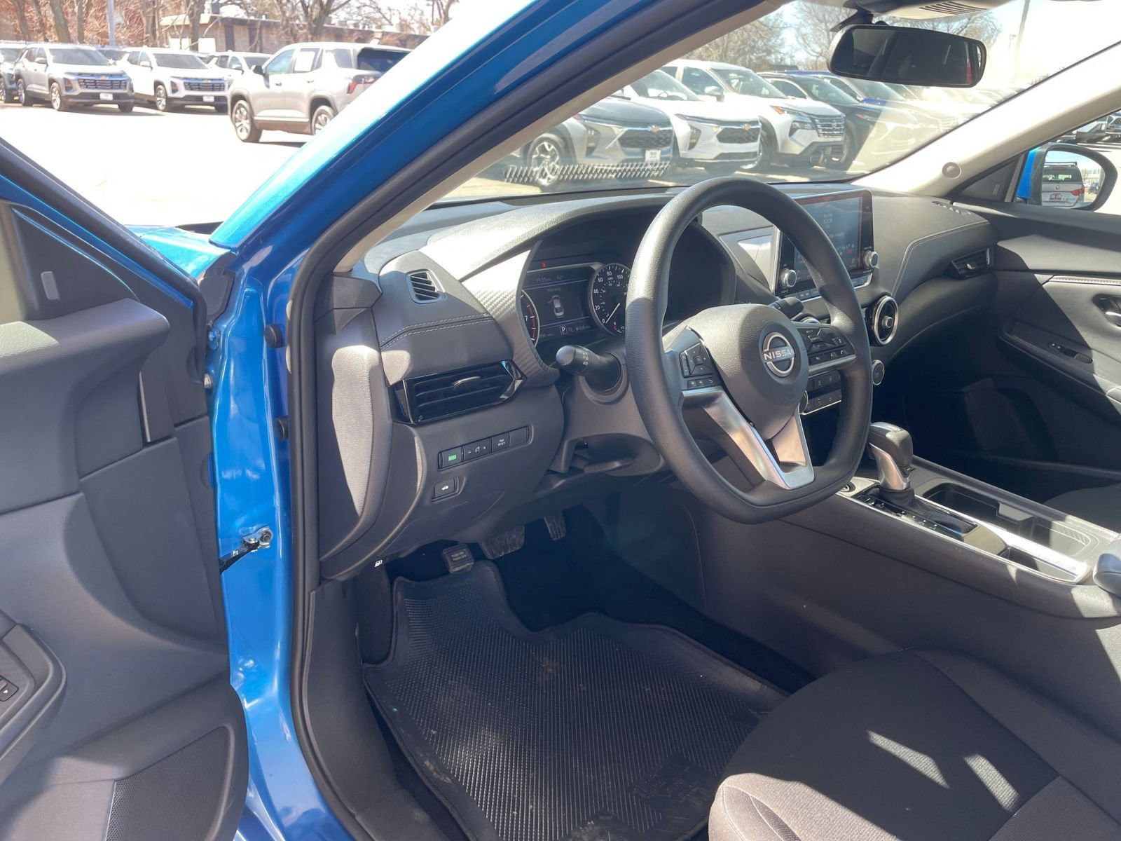 Used 2025 Nissan Sentra SV image 32