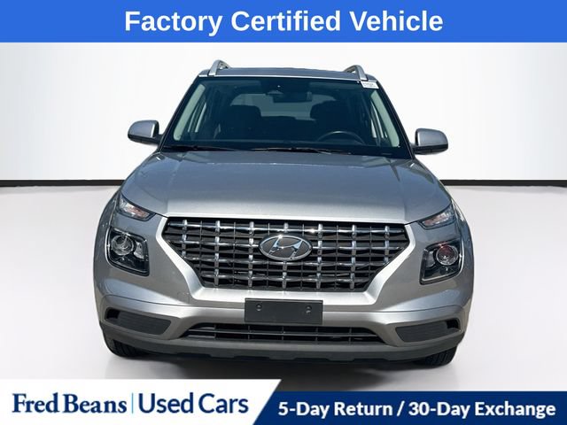 Used 2024 Hyundai Venue SEL FWD image 2