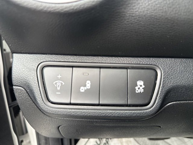 Used 2023 Kia Forte LXS w/ LXS Technology Package image 22