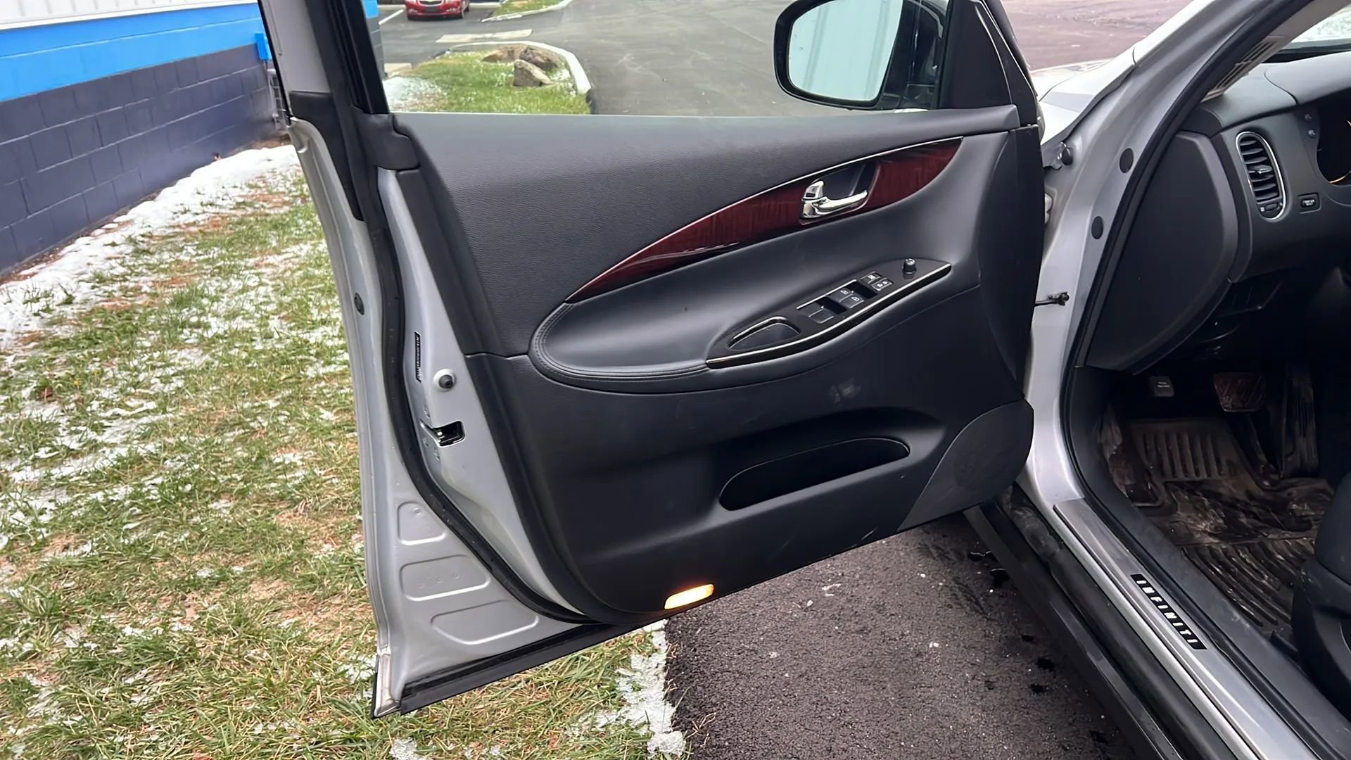 Used 2012 INFINITI EX35 Journey image 9