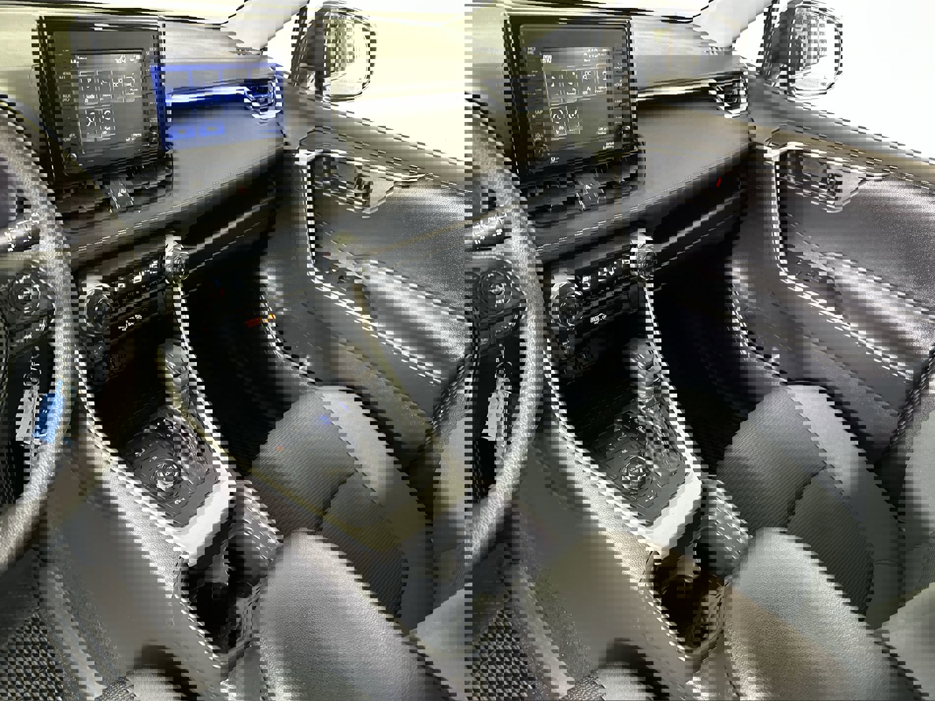 Used 2021 Toyota RAV4 LE image 72