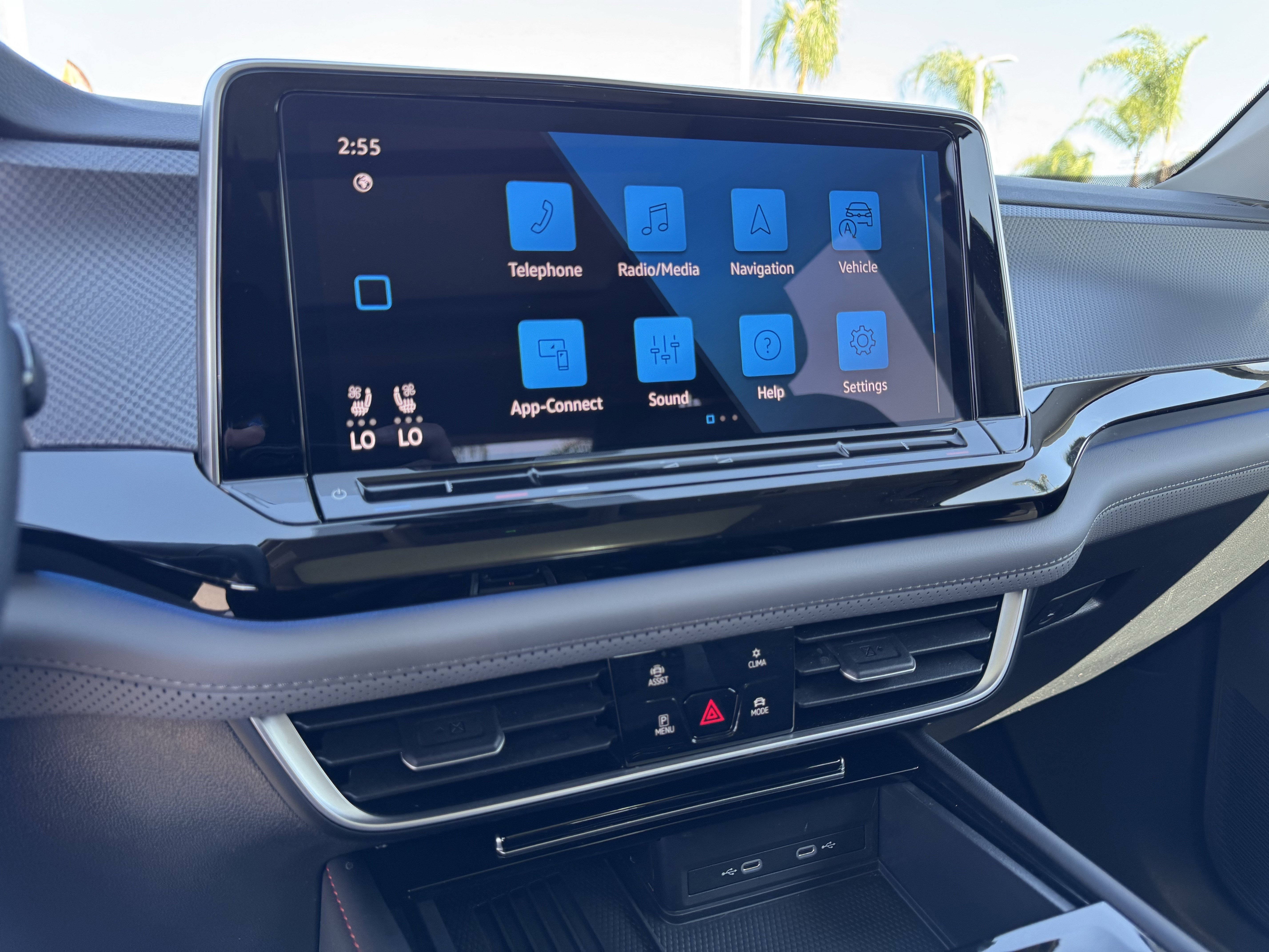 Used 2026 Volkswagen Atlas Peak Edition image 25