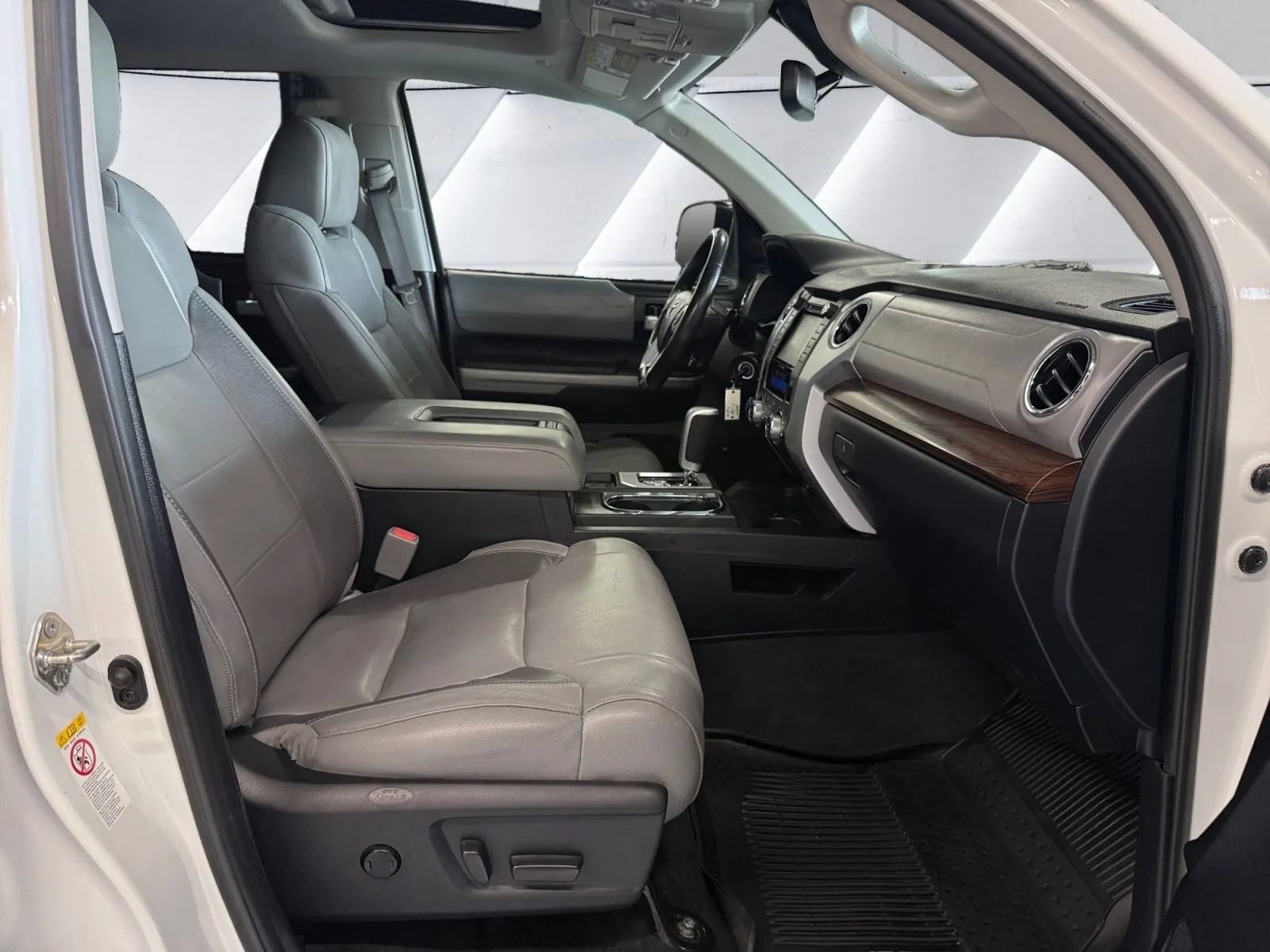 Used 2019 Toyota Tundra Limited AWD/4WD image 15