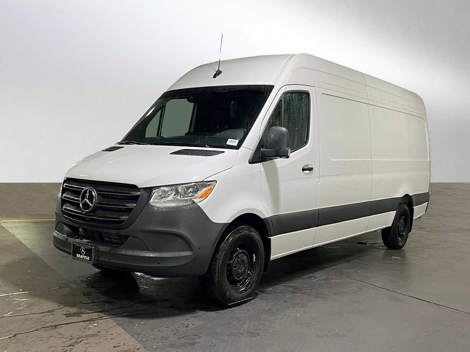 Used 2024 Mercedes-Benz Sprinter 2500 image 7
