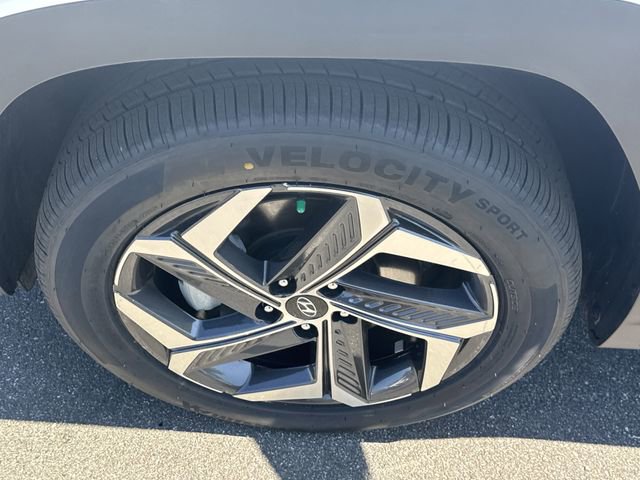 Certified 2022 Hyundai Tucson Limited w/ Cargo Package image 11