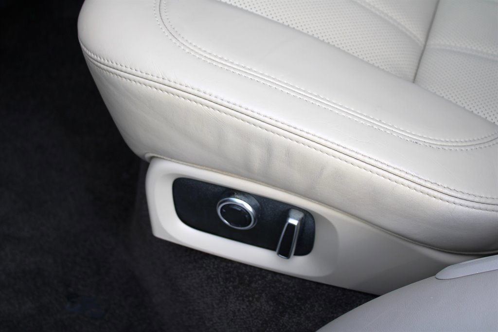 Used 2016 Land Rover Range Rover HSE image 23