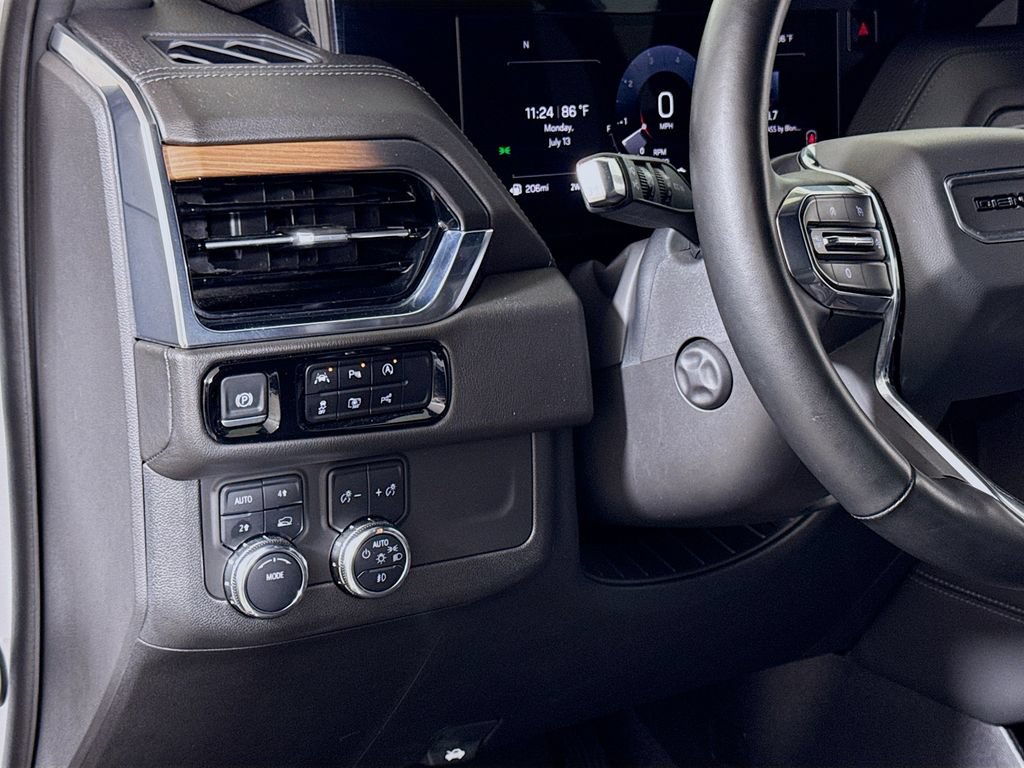 Certified 2025 GMC Yukon Denali AWD/4WD image 8