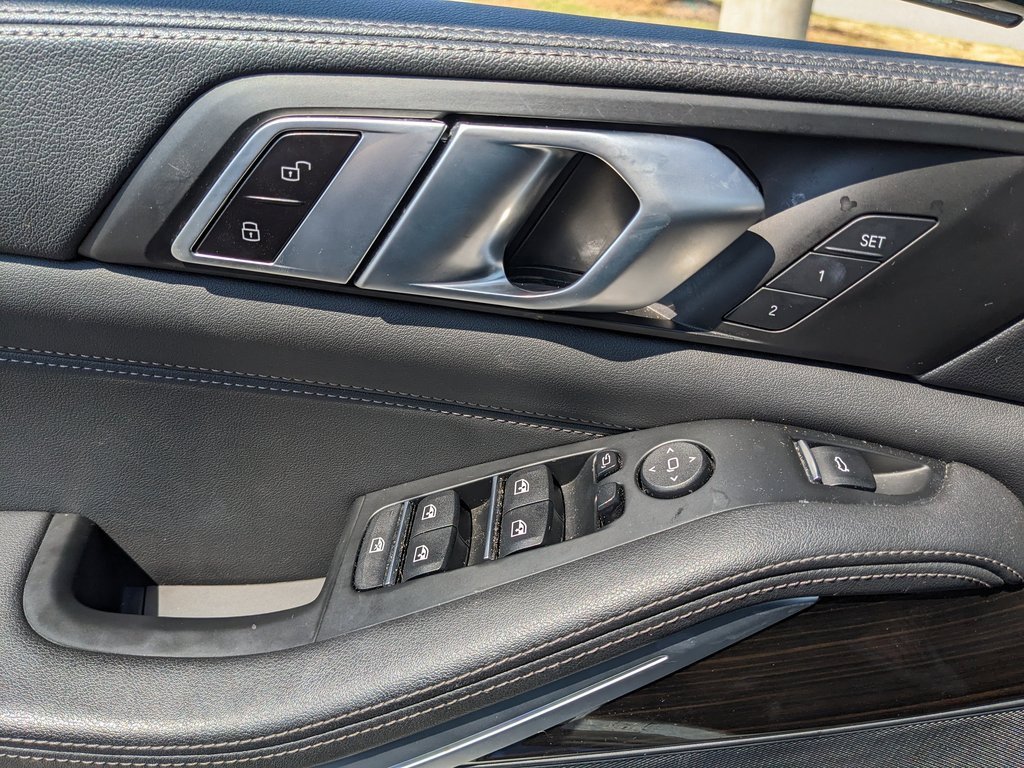 Used 2023 BMW X5 xDrive45e image 53