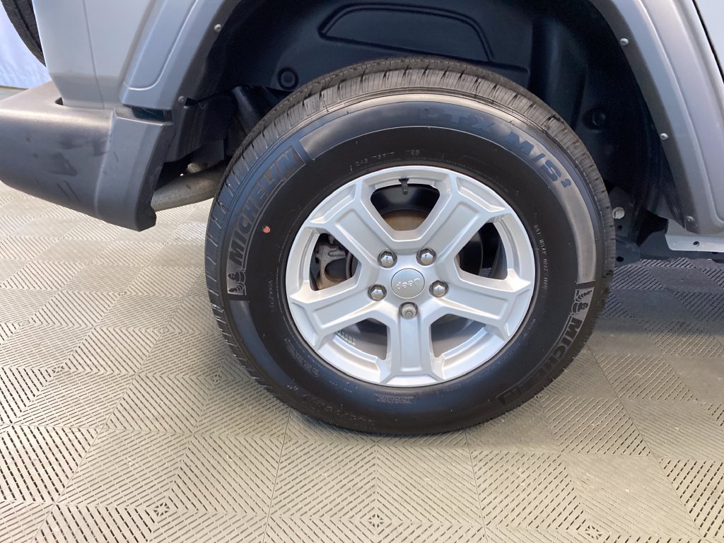 Used 2023 Jeep Wrangler Unlimited Sport AWD/4WD image 34