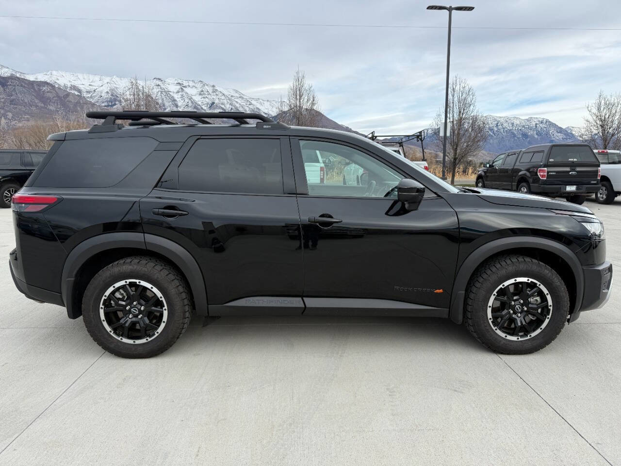 Used 2025 Nissan Pathfinder Rock Creek image 2