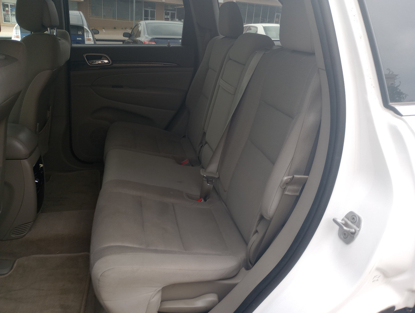 Used 2013 Jeep Grand Cherokee Laredo RWD image 11