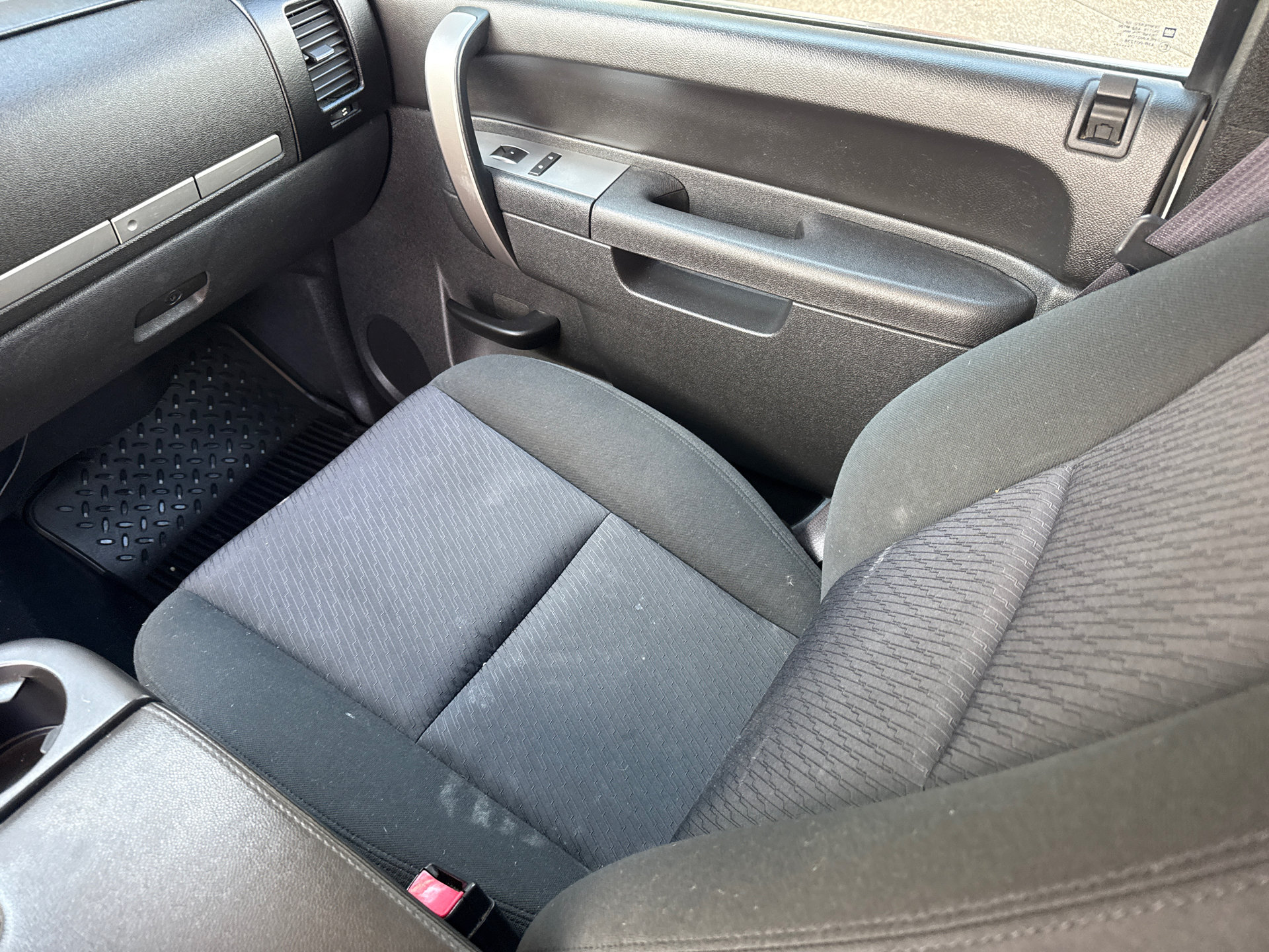 Used 2011 Chevrolet Silverado 2500 LT w/ Interior Plus Package AWD/4WD image 16