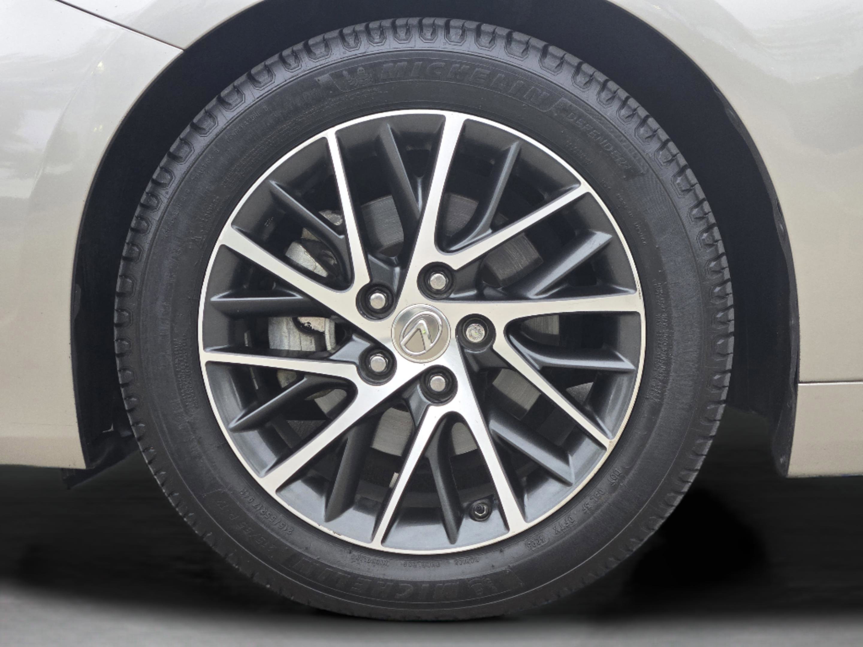 Used 2017 Lexus ES 350 w/ Luxury Package FWD image 39