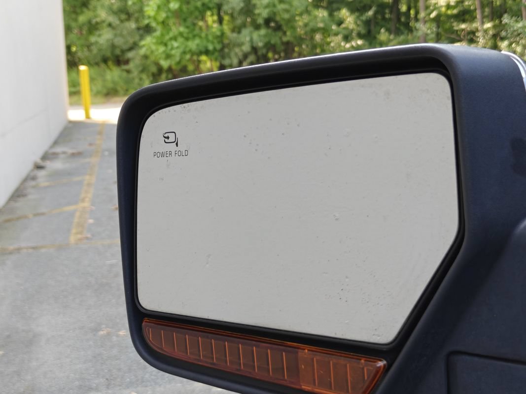 Used 2010 Lincoln Navigator 4WD image 17