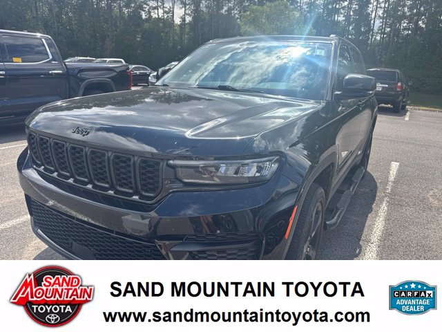 Used 2024 Jeep Grand Cherokee Altitude AWD/4WD image 1