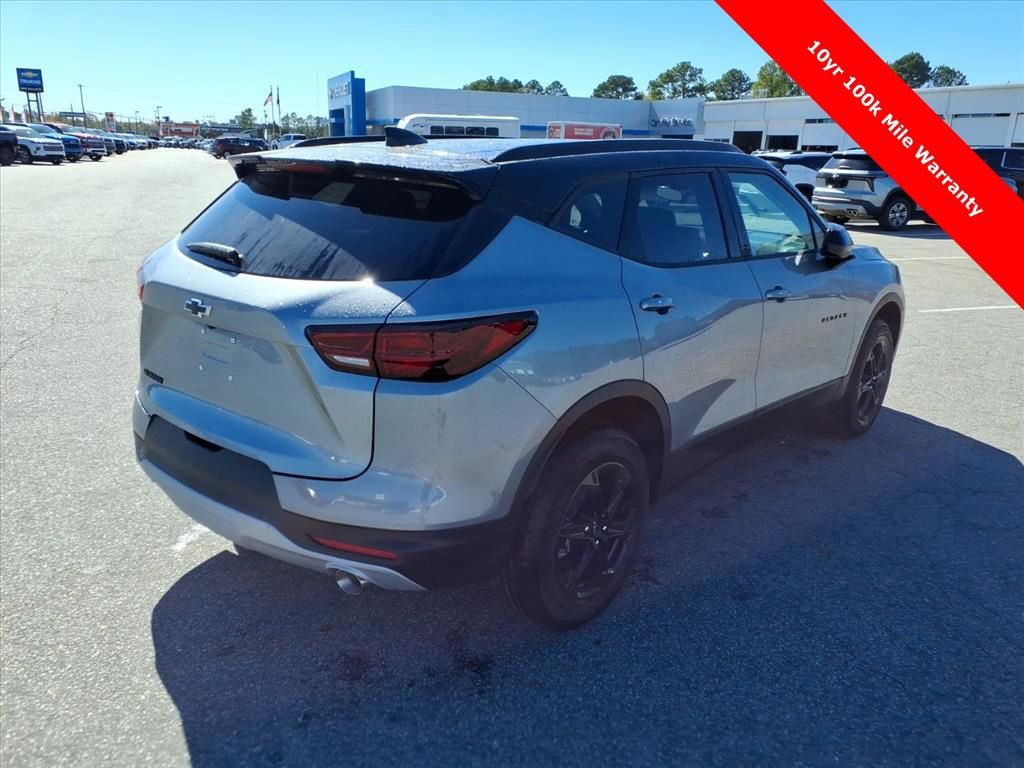 New 2025 Chevrolet Blazer LT w/ Midnight/Sport Edition image 5