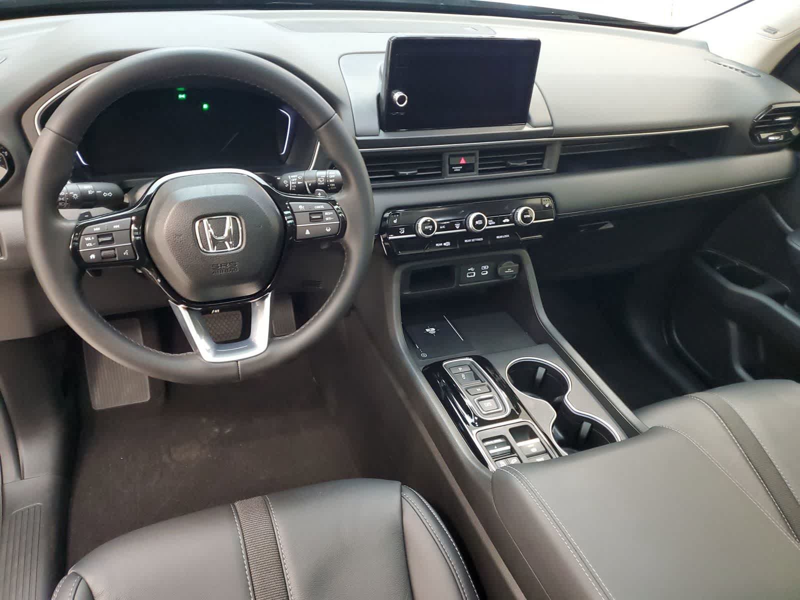 Certified 2025 Honda Pilot Touring image 21