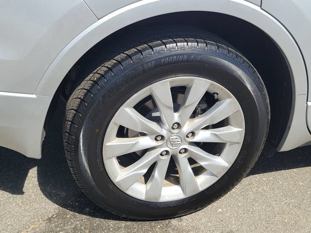 Used 2018 Buick Envision Essence FWD image 28