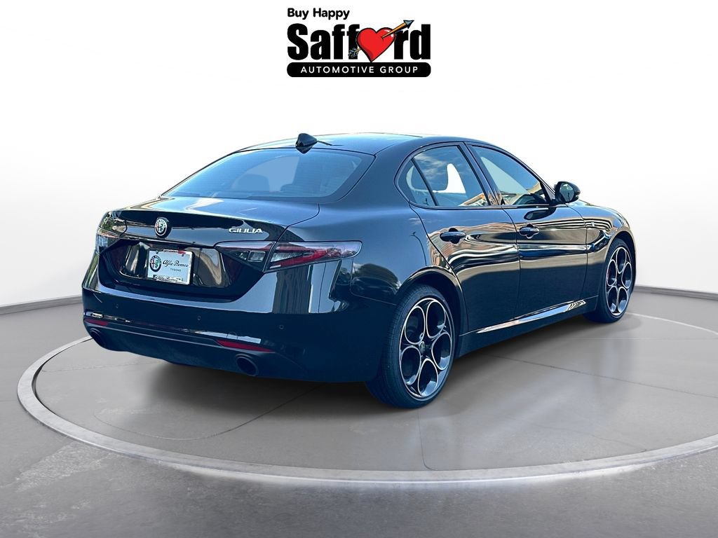 Used 2024 Alfa Romeo Giulia Ti AWD/4WD image 9