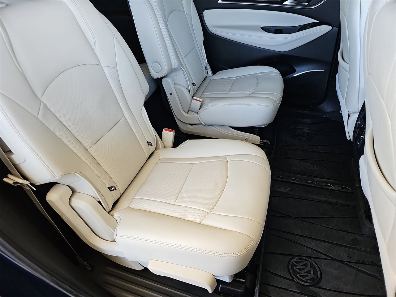 Certified 2023 Buick Enclave Essence image 14