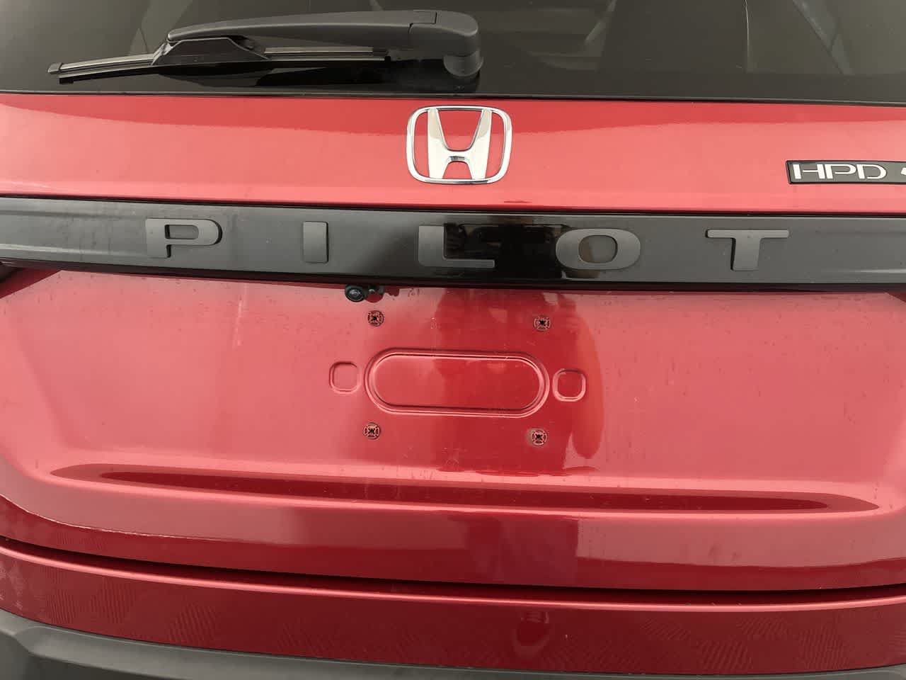 Used 2023 Honda Pilot Touring image 11