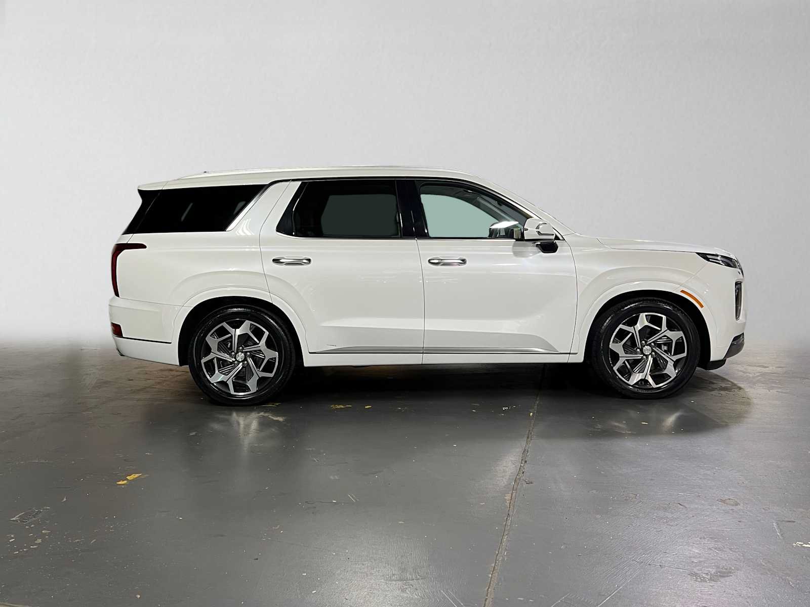 Used 2022 Hyundai Palisade Calligraphy AWD/4WD image 2