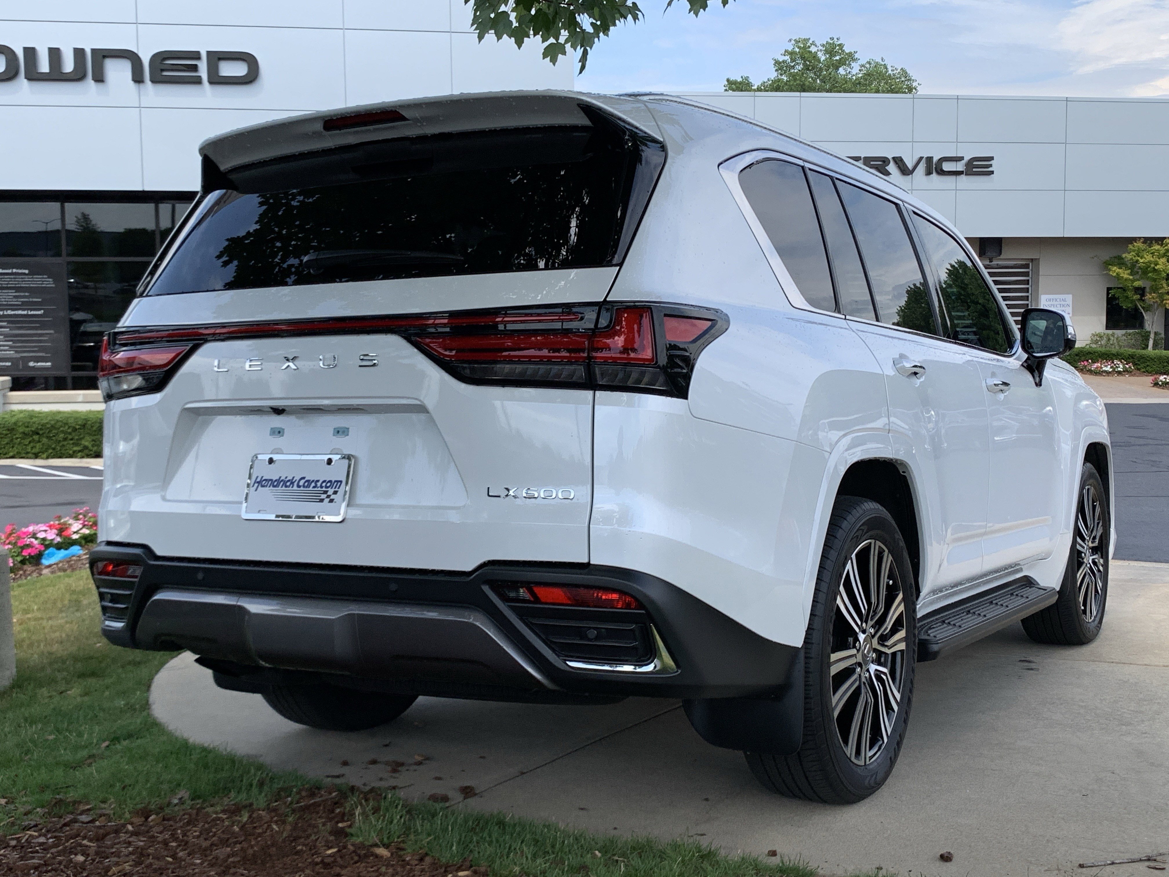 Certified 2025 Lexus LX 600 4WD w/ Accessory Package (2T) image 2