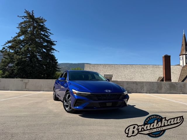 Used 2024 Hyundai Elantra Limited FWD image 2