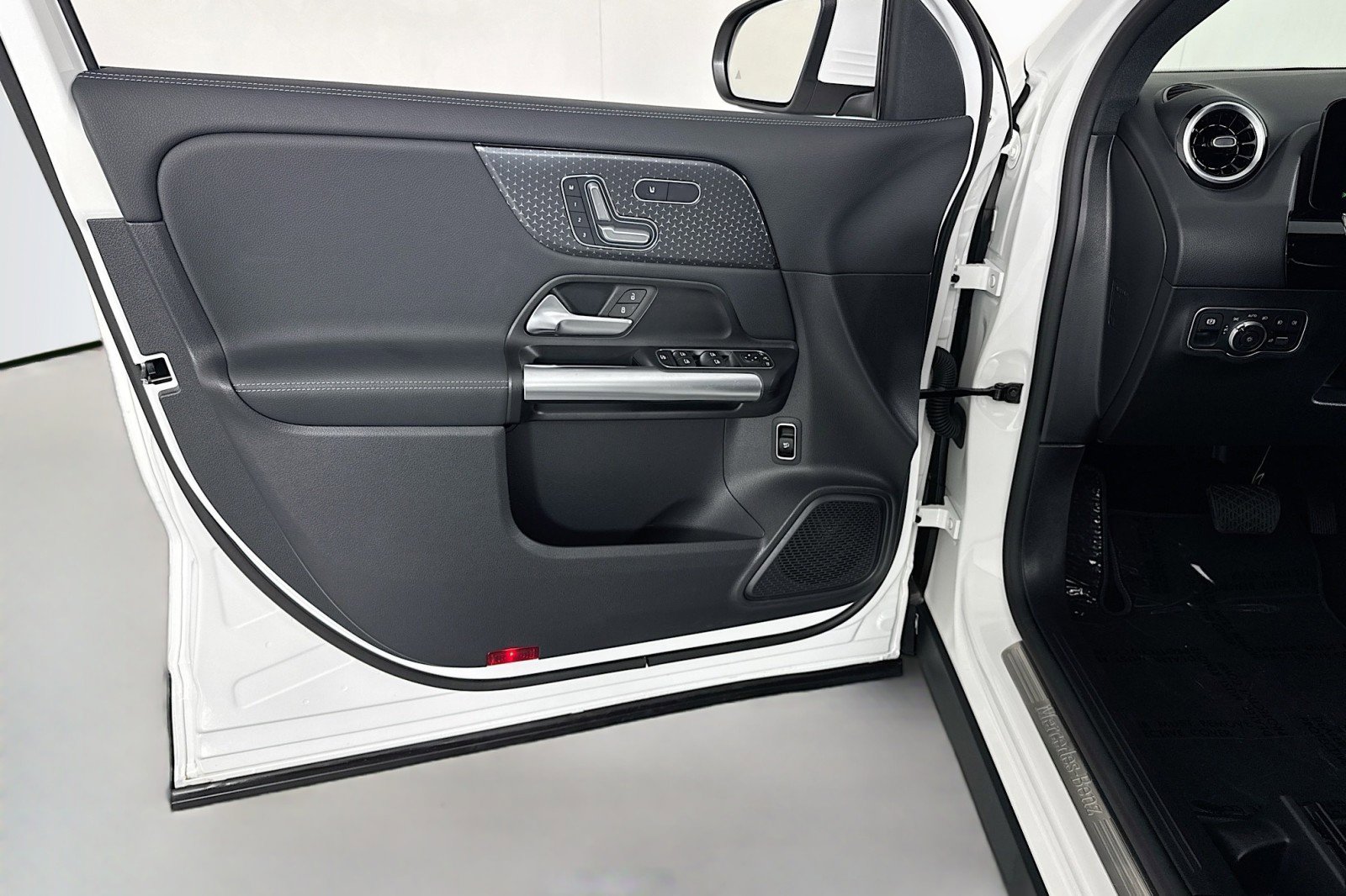 Certified 2026 Mercedes-Benz GLA 250 4MATIC image 21