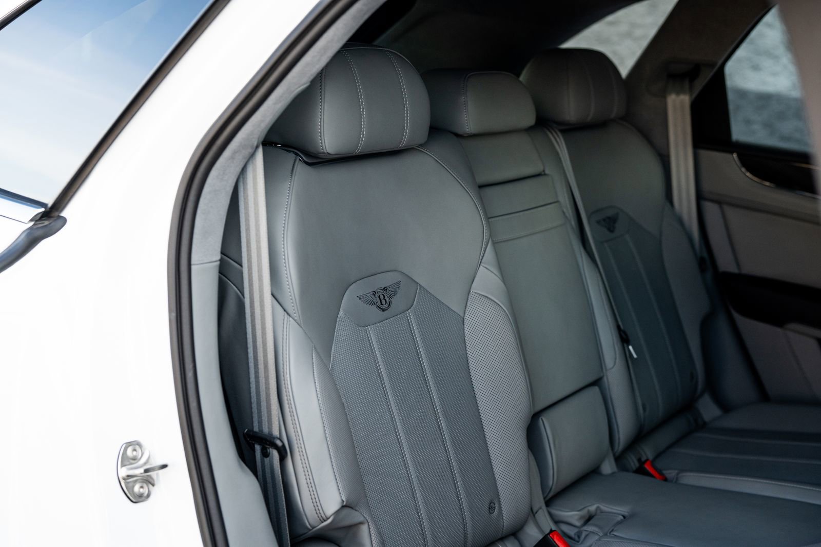 Certified 2025 Bentley Bentayga image 29