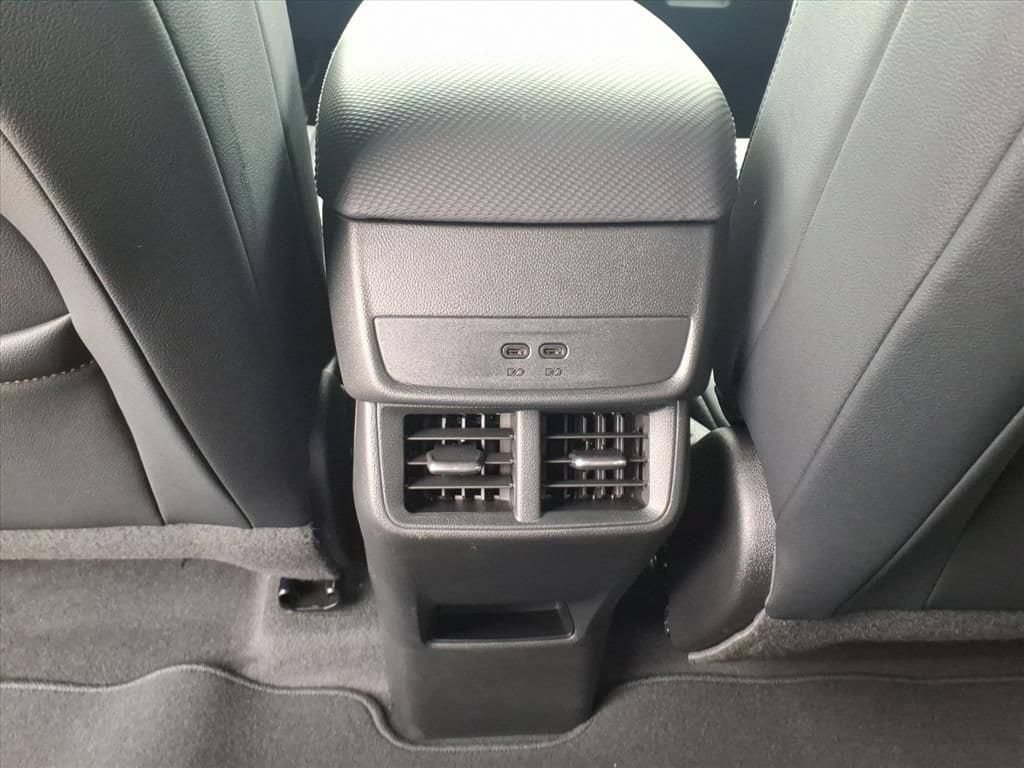 New 2026 Chevrolet Equinox LT w/ Convenience Package II FWD image 18
