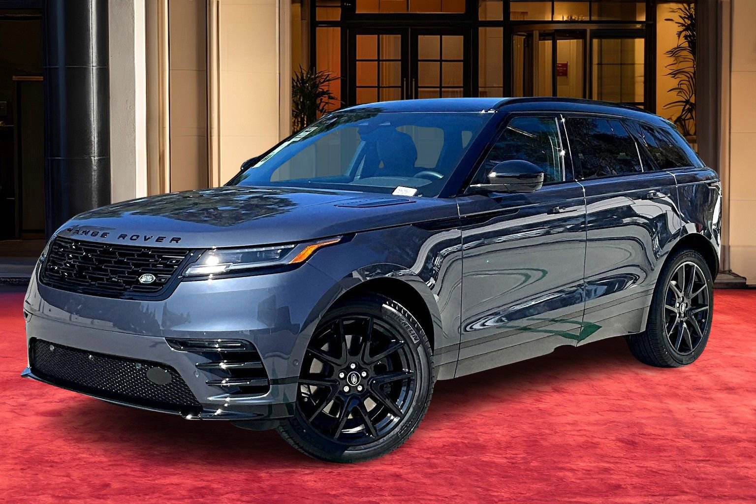 New 2026 Land Rover Range Rover Velar Dynamic SE image 1