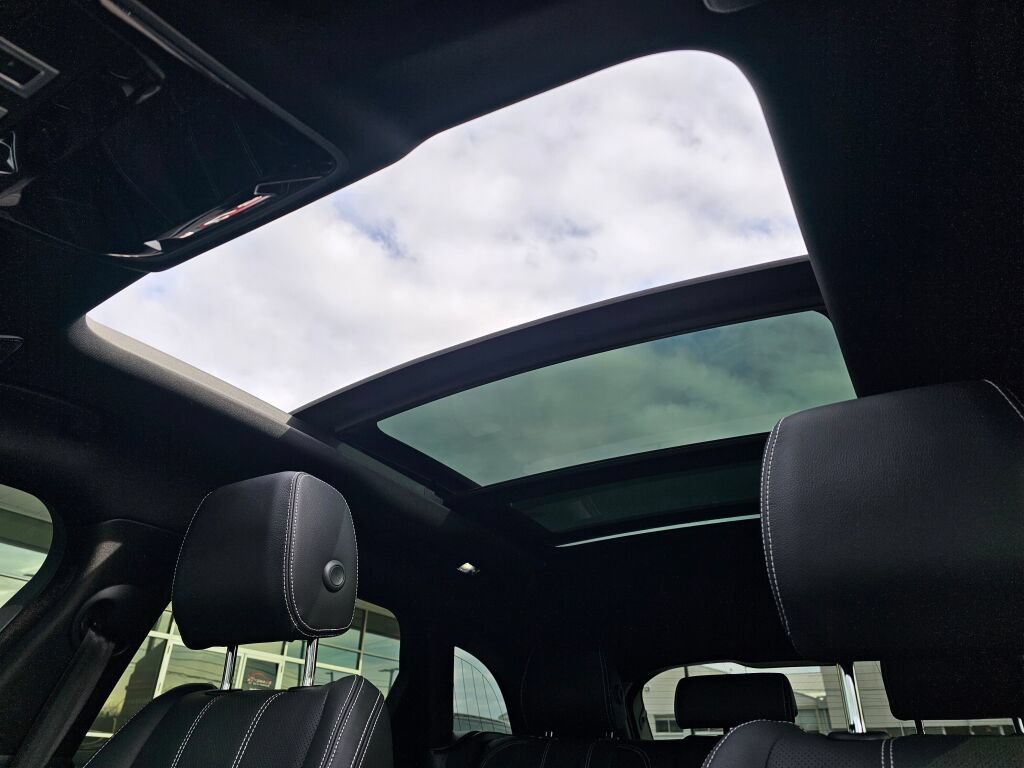 Used 2022 Land Rover Range Rover Velar R-Dynamic S AWD/4WD image 24